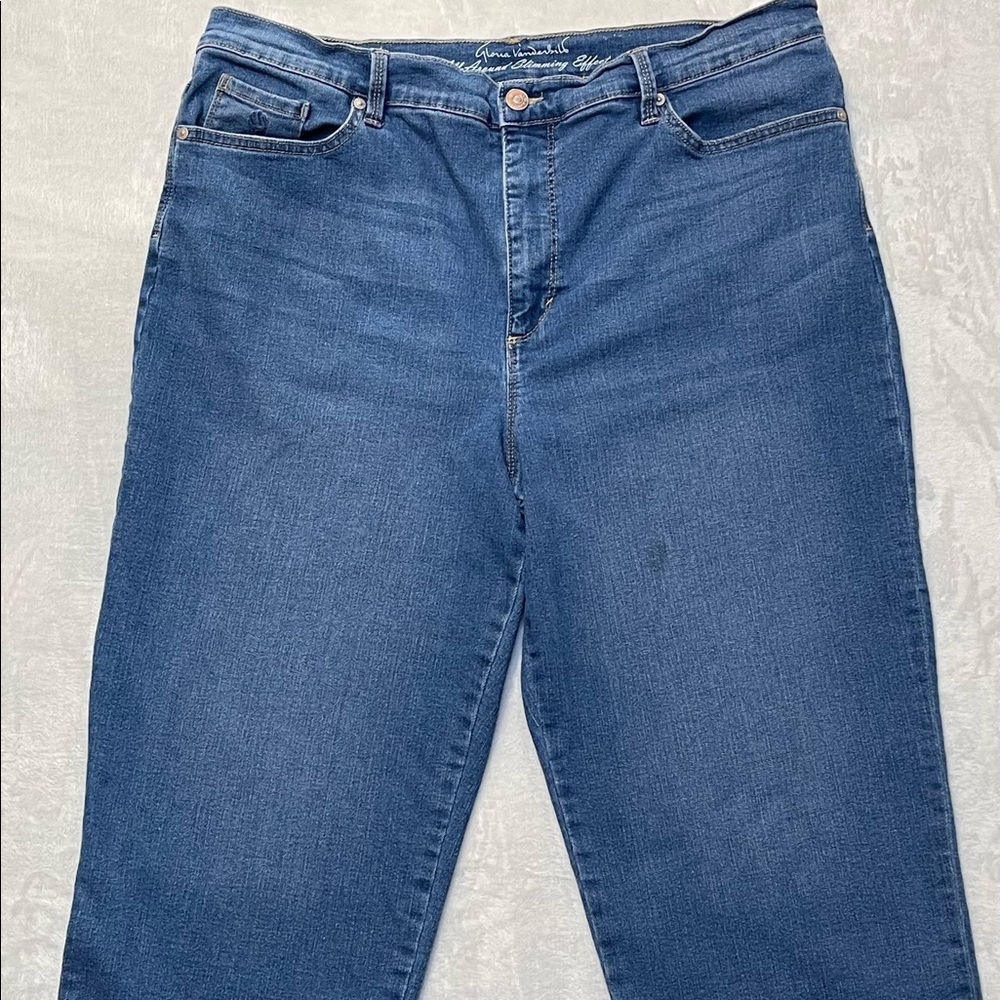 Gloria Vanderbilt denim capris size 18. Excellent condition